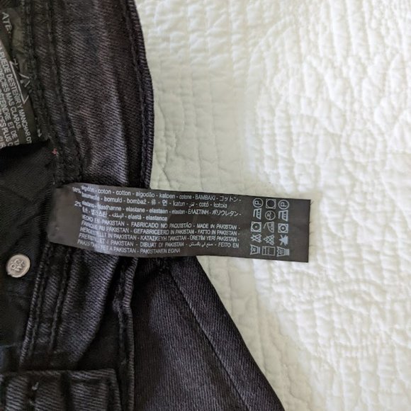 NWT Zara Skinny Cropped Fit Distressed Jeans - Size 36 - Picture 5 of 9